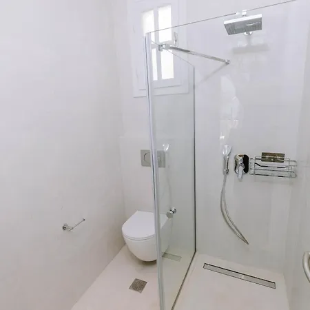 Hercules Luxury Living 公寓式酒店 4*