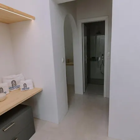 Ξενοδοχείο με διαμερίσματα Hercules Luxury Living Νάουσα