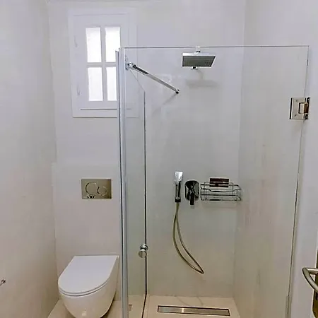 Hercules Luxury Living 4*