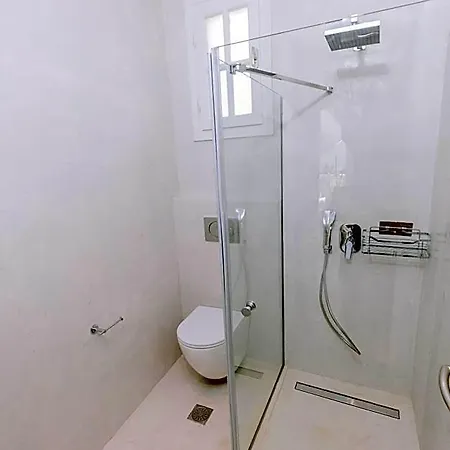 Ξενοδοχείο με διαμερίσματα Hercules Luxury Living 4*